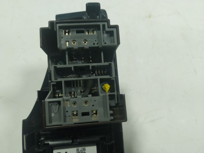 Recambio de mando elevalunas delantero izquierdo para toyota rav 4 v (_a5_, _h5_) 2.5 hybrid (axap54) referencia OEM IAM  742324