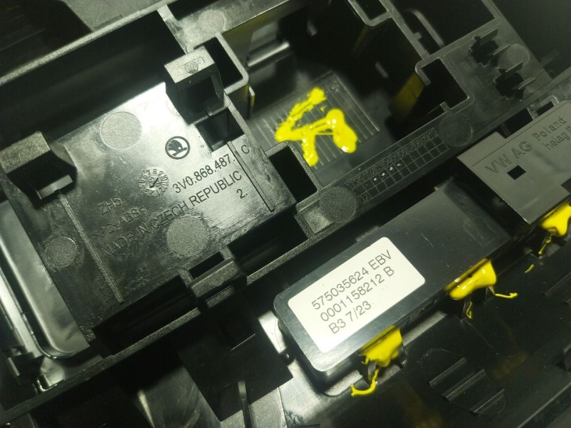 Recambio de piloto interior para seat ibiza v (kj1, kjg) 1.0 tsi referencia OEM IAM  3B0035711B 