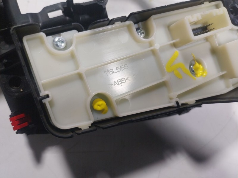 Recambio de palanca freno de mano para toyota rav 4 v (_a5_, _h5_) 2.5 hybrid (axap54) referencia OEM IAM  75L555 