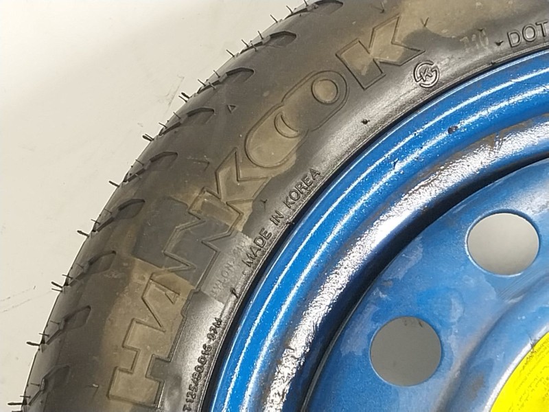 Recambio de neumatico repuesto para kia carens iv 1.7 crdi referencia OEM IAM 52910A4910  