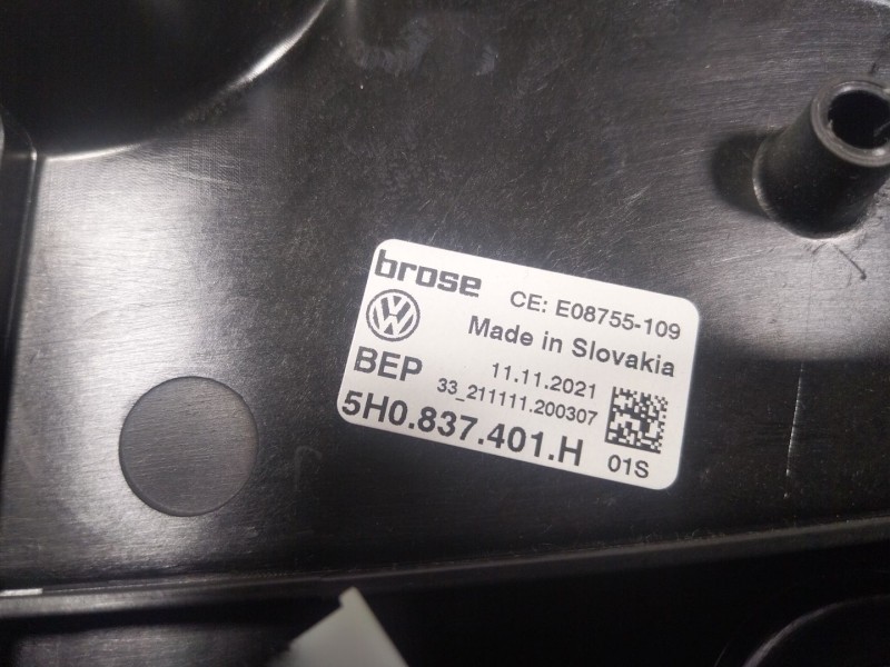 Recambio de elevalunas delantero izquierdo para volkswagen golf viii (cd1) 2.0 tdi referencia OEM IAM  5H0837401H 