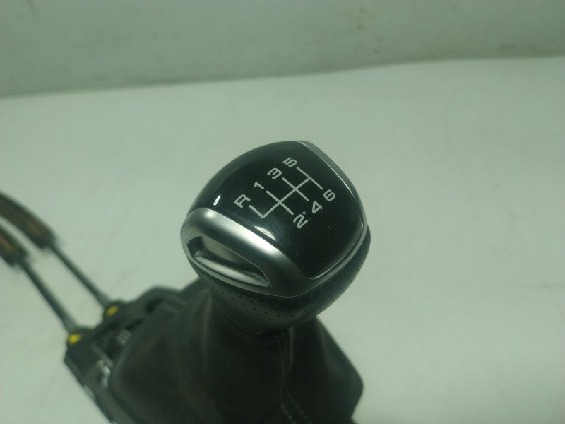 Recambio de palanca cambio para audi a3 sportback (8ya) 30 tdi referencia OEM IAM  5WA711049AG 