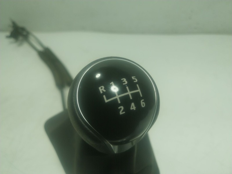 Recambio de palanca cambio para seat ibiza v (kj1, kjg) 1.0 tsi referencia OEM IAM  5R3711049L 