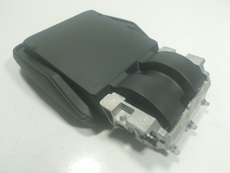 Recambio de apoyabrazos central para audi q7 4mg 3.0 v6 24v tdi referencia OEM IAM  4M8864207S 