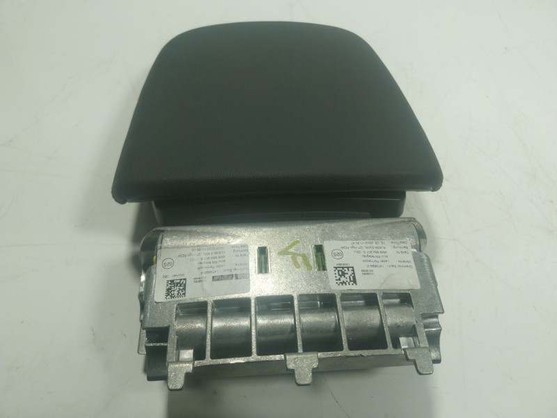 Recambio de apoyabrazos central para audi q7 4mg 3.0 v6 24v tdi referencia OEM IAM  4M8864207S 