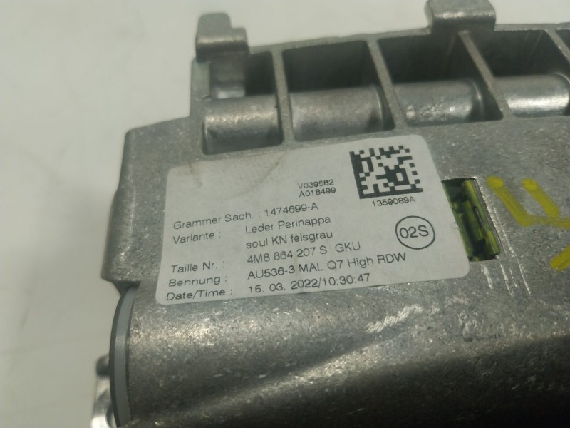 Recambio de apoyabrazos central para audi q7 4mg 3.0 v6 24v tdi referencia OEM IAM  4M8864207S 