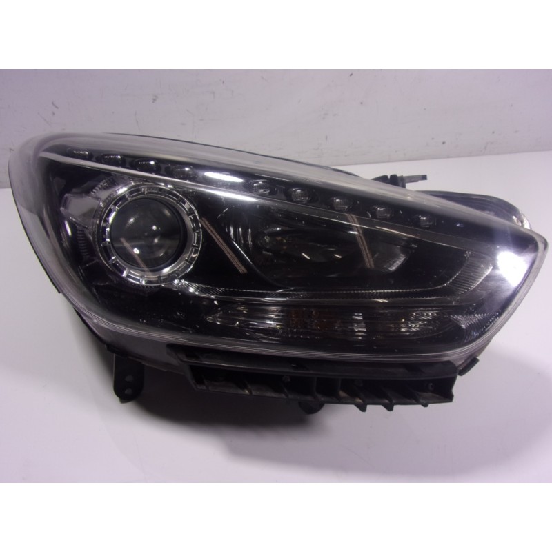 Recambio de faro derecho para hyundai i40 1.7 crdi cat referencia OEM IAM 921023Z530 921023ZXXX 