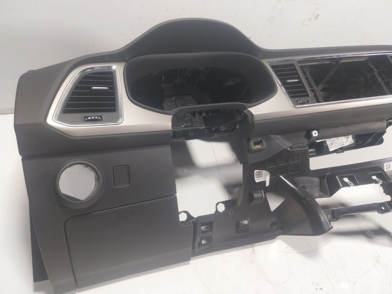 Recambio de salpicadero para seat ateca (kh7) 1.5 16v tsi act referencia OEM IAM 576857003QPLT  575880204D