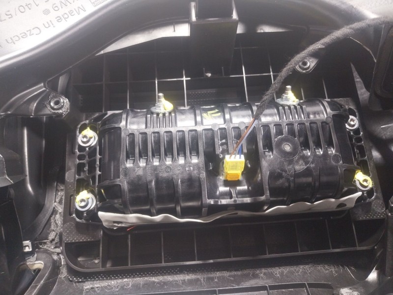 Recambio de salpicadero para seat ateca (kh7) 1.5 16v tsi act referencia OEM IAM 576857003QPLT  575880204D