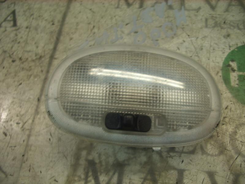 Recambio de piloto interior para mazda 2 berlina (dy) 1.4 crtd active referencia OEM IAM   