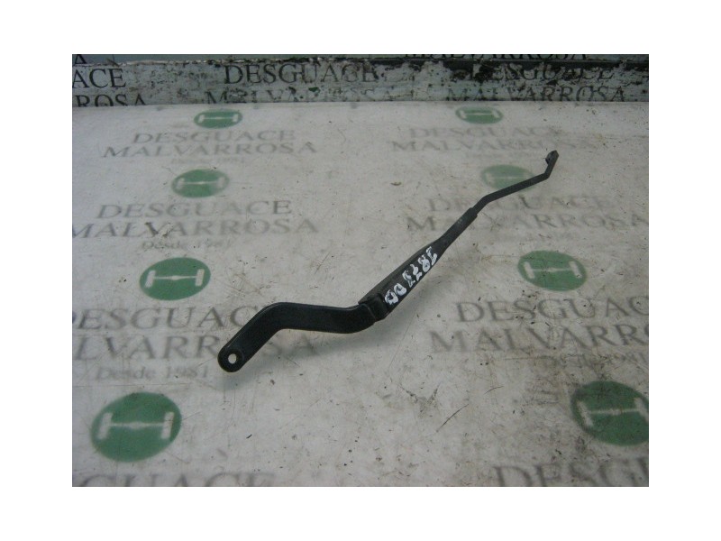 Recambio de brazo limpia delantero derecho para citroën saxo 1.5 d sx referencia OEM IAM   