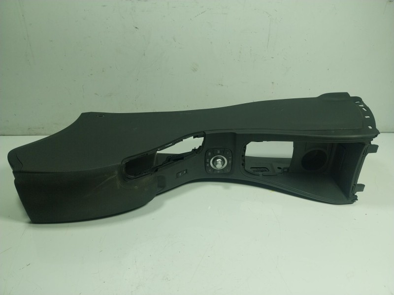 Recambio de apoyabrazos central para renault megane iii sport tourer 1.5 dci diesel fap referencia OEM IAM 969200011R  