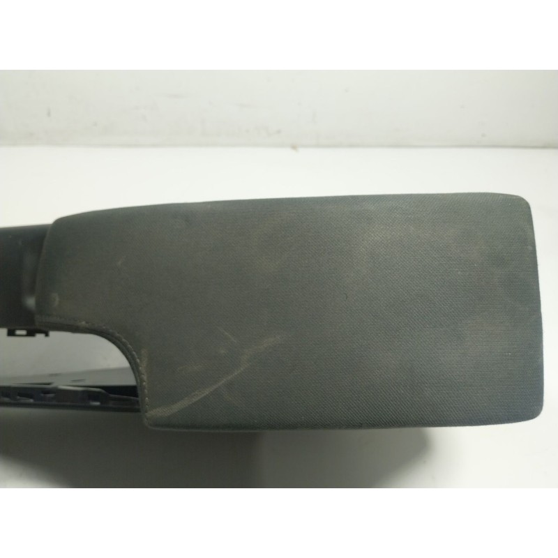 Recambio de apoyabrazos central para renault megane iii sport tourer 1.5 dci diesel fap referencia OEM IAM 969200011R  