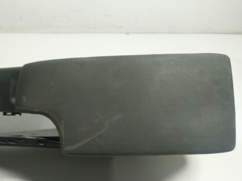 Recambio de apoyabrazos central para renault megane iii sport tourer 1.5 dci diesel fap referencia OEM IAM 969200011R  