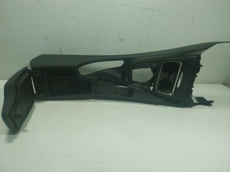 Recambio de apoyabrazos central para bmw 3 touring (f31) 316 d referencia OEM IAM 51169235437 923546722 51169360522