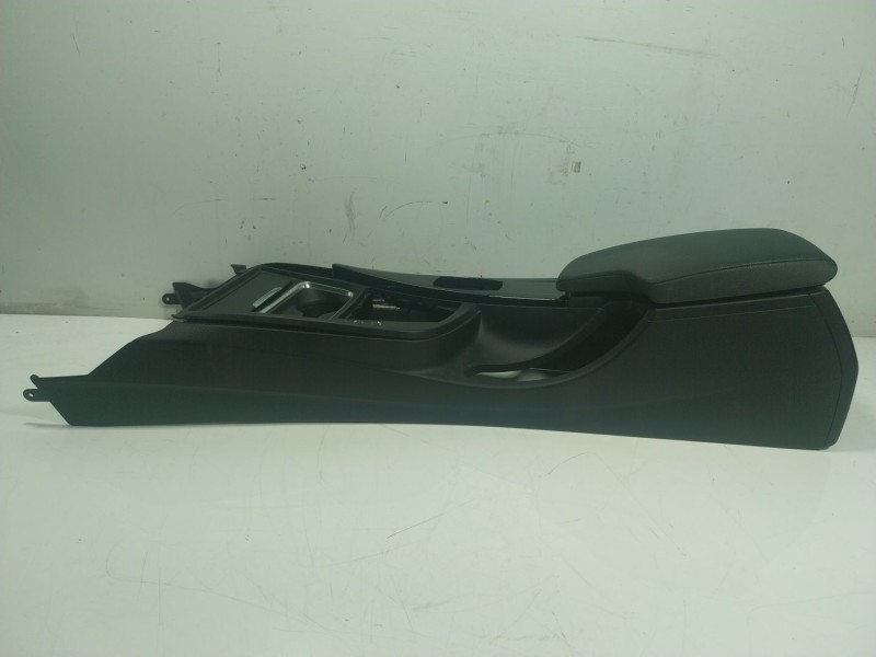 Recambio de apoyabrazos central para bmw 3 touring (f31) 316 d referencia OEM IAM 51169235437 923546722 51169360522
