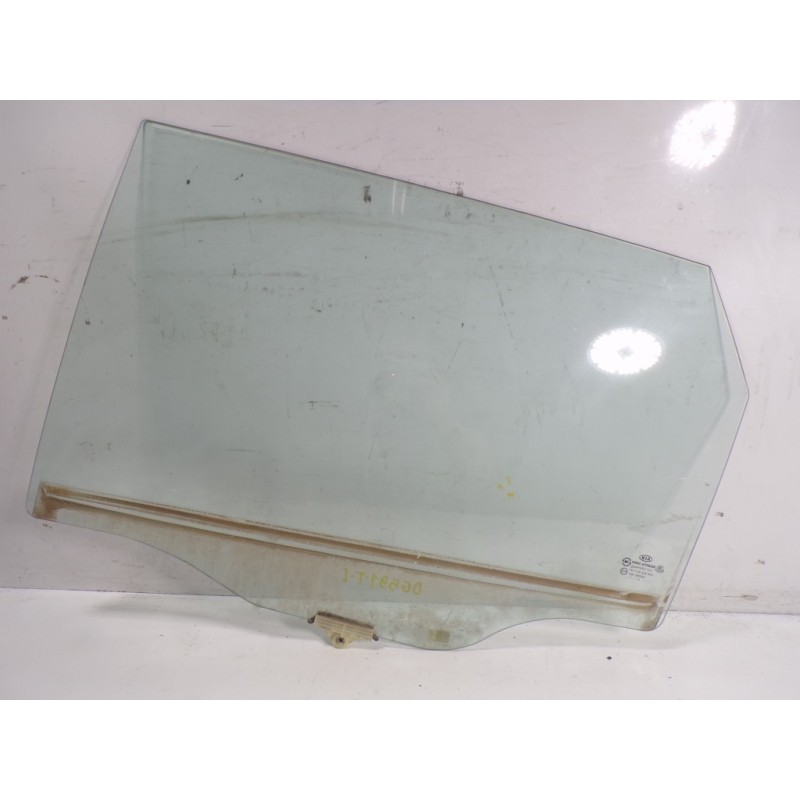 Recambio de cristal puerta trasero izquierdo para kia sorento 2.2 crdi cat referencia OEM IAM 834112P000  