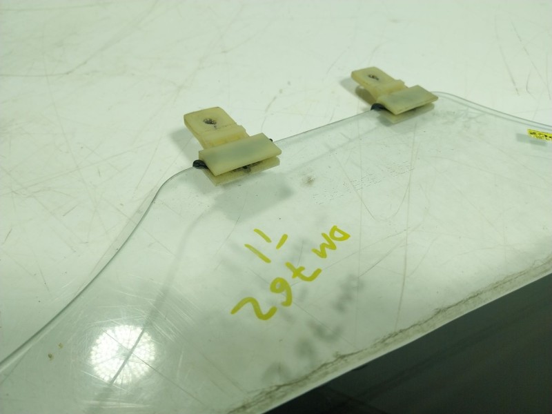 Recambio de cristal puerta trasero izquierdo para kia stonic (ybcuv) 1.6 crdi cat referencia OEM IAM 83410H8400  