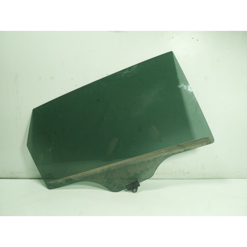 Recambio de cristal puerta trasero derecho para kia carens iv 1.7 crdi referencia OEM IAM 83420A4010  