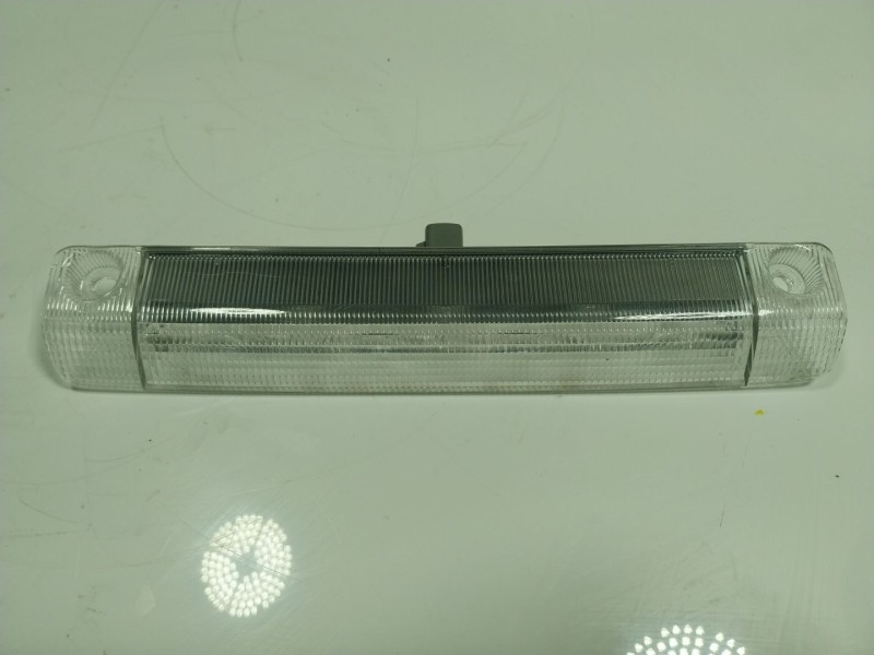 Recambio de piloto trasero central para toyota yaris cross 1.5 vvti 16 v 55 kw referencia OEM IAM   