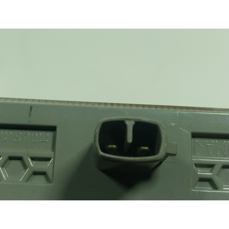 Recambio de piloto trasero central para toyota yaris cross 1.5 vvti 16 v 55 kw referencia OEM IAM   