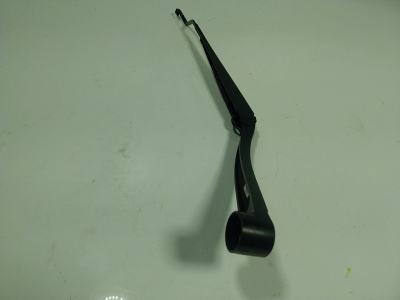 Recambio de brazo limpia delantero izquierdo para hyundai tucson (tl, tle) 1.7 crdi referencia OEM IAM 98311D7000  