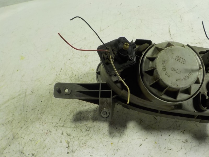 Recambio de faro izquierdo para hyundai accent (lc) 1.3 cat referencia OEM IAM   