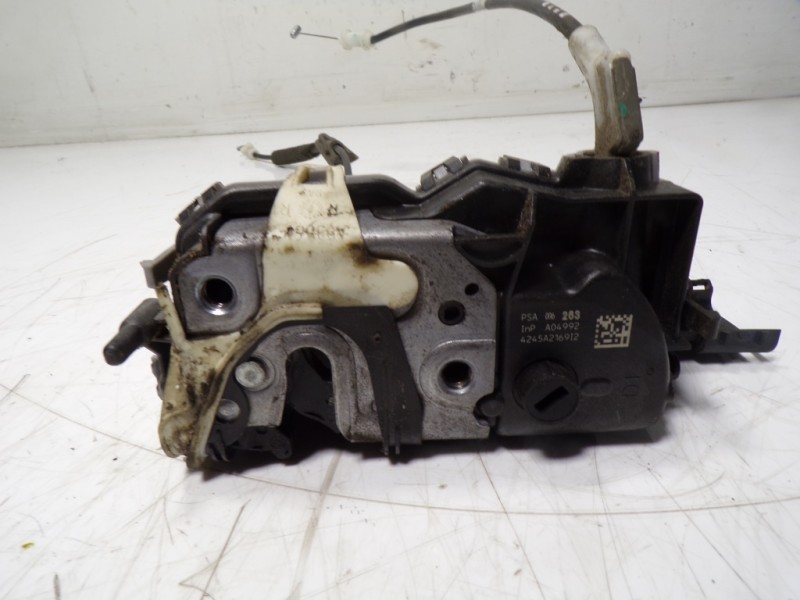 Recambio de cerradura puerta trasera derecha para peugeot 508 sw 1.6 e-hdi fap referencia OEM IAM 9800626380 4245A2169I2 