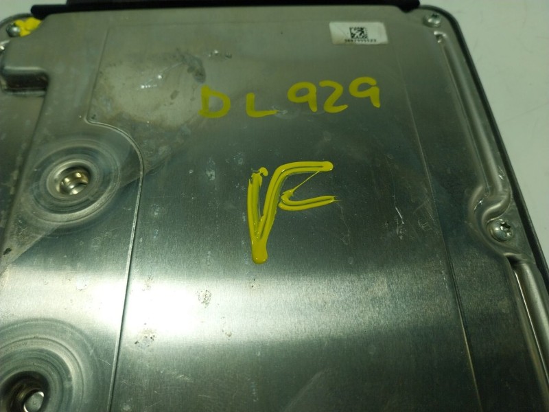 Recambio de centralita motor uce para maserati levante 3.0 v6 twinturbo cat referencia OEM IAM  670031346 