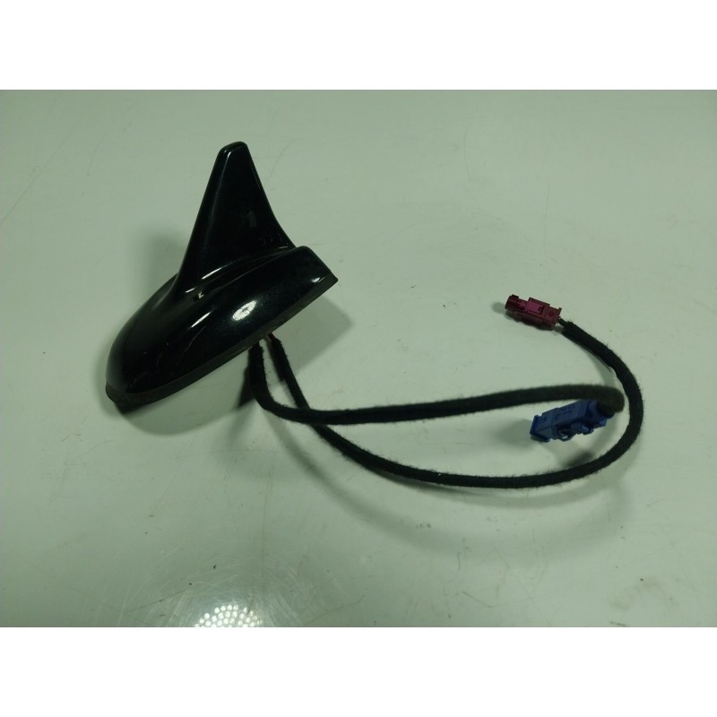 Recambio de antena para maserati levante 3.0 v6 twinturbo cat referencia OEM IAM  670076118 