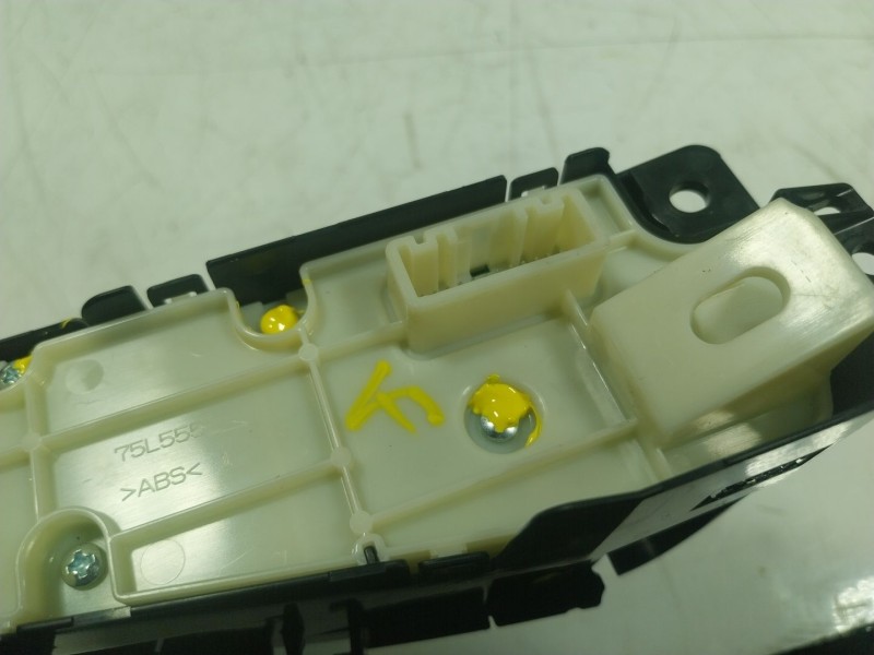 Recambio de palanca freno de mano para toyota rav 4 v van (_a5_, _h5_) 2.5 hybrid (axah52) referencia OEM IAM  75L555 