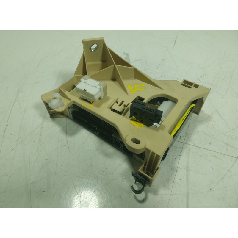 Recambio de caja reles / fusibles para toyota rav 4 v van (_a5_, _h5_) 2.5 hybrid (axah52) referencia OEM IAM  63572875 