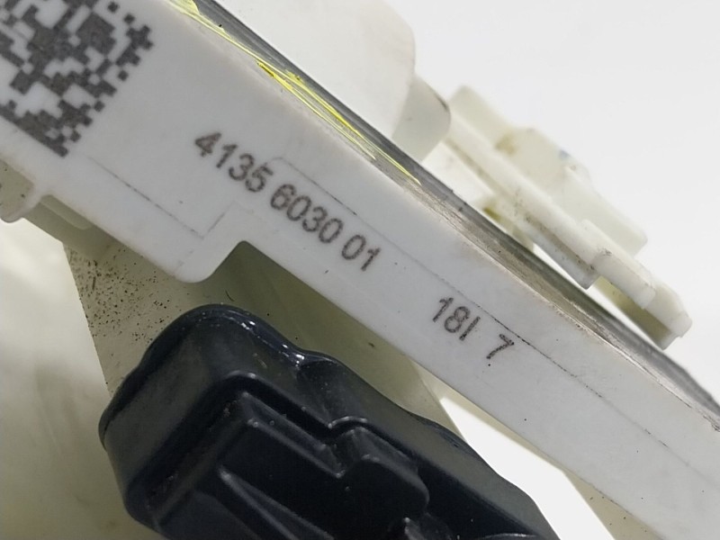 Recambio de cerradura puerta trasera derecha para maserati levante 3.0 v6 twinturbo cat referencia OEM IAM  670101519 