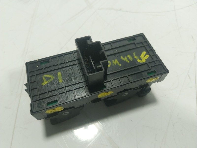 Recambio de mando elevalunas delantero izquierdo para volkswagen t-cross 1.0 tsi referencia OEM IAM   