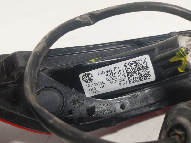 Recambio de piloto trasero antiniebla izquierdo para volkswagen t-cross 1.0 tsi referencia OEM IAM  2GM945701 
