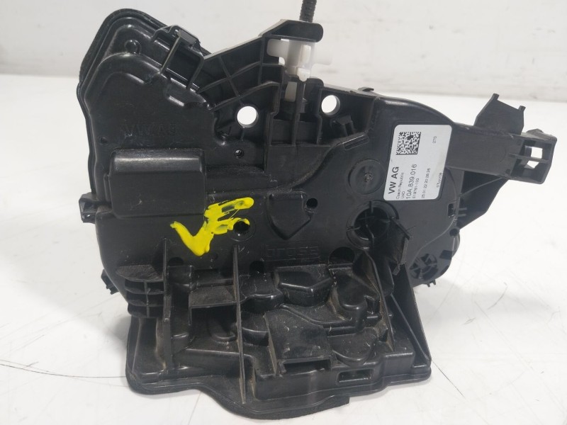 Recambio de cerradura puerta trasera derecha para volkswagen t-cross 1.0 tsi referencia OEM IAM  10A839016 