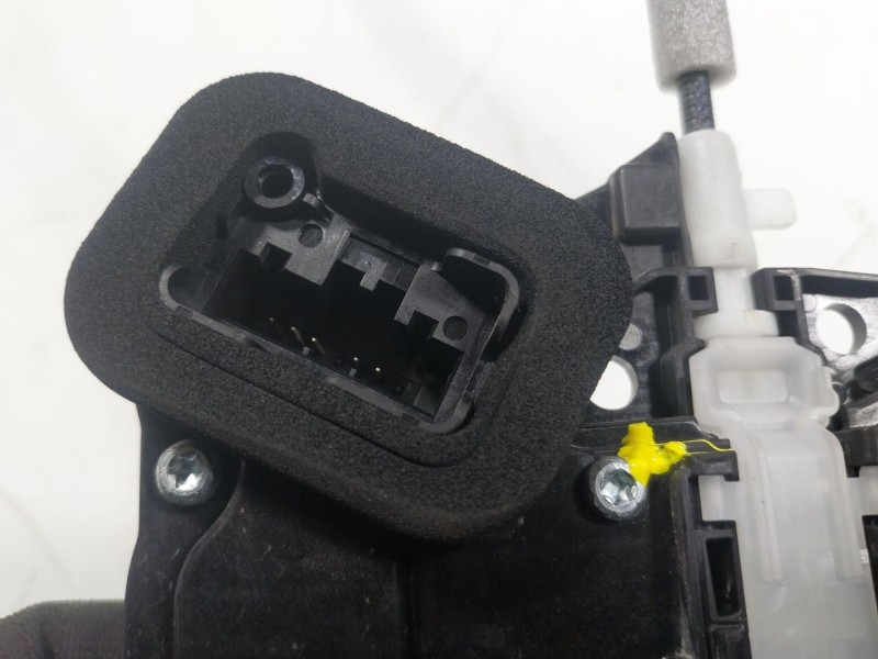 Recambio de cerradura puerta trasera izquierda para volkswagen t-cross 1.0 tsi referencia OEM IAM  10A839015 