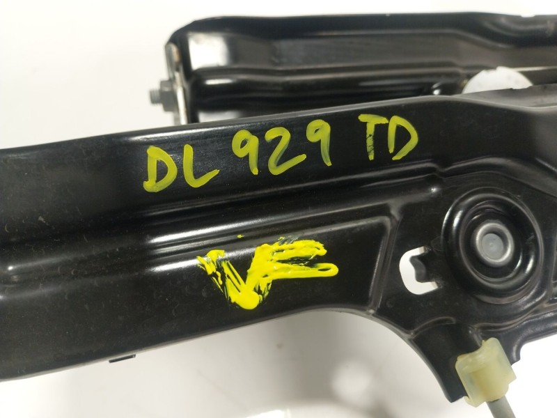 Recambio de elevalunas trasero derecho para maserati levante 3.0 v6 twinturbo cat referencia OEM IAM  67032862 