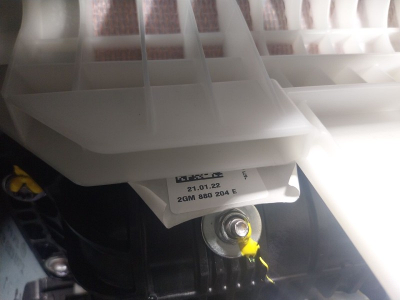 Recambio de salpicadero para volkswagen t-cross 1.0 tsi referencia OEM IAM  2GM880204E 