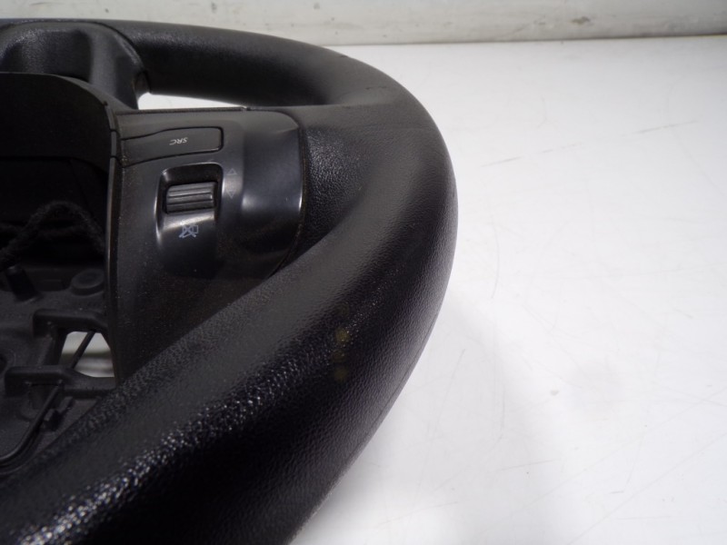 Recambio de volante para peugeot 208 1.2 12v vti referencia OEM IAM 96739503ZD 96750123ZD 