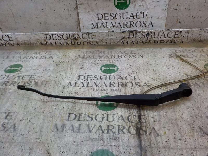 Recambio de brazo limpia delantero izquierdo para hyundai i20 1.2 cat referencia OEM IAM 983101J000  