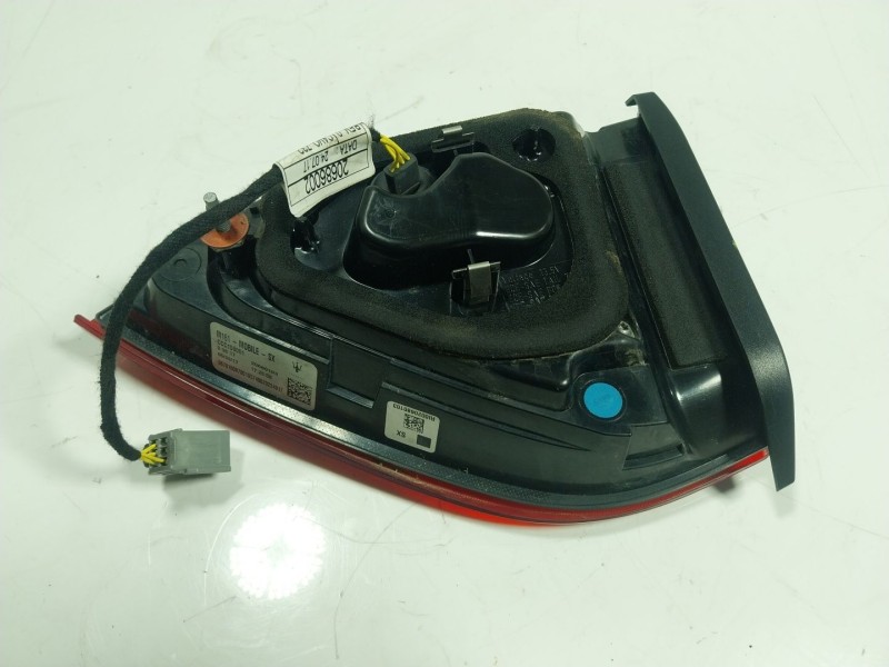 Recambio de piloto trasero izquierdo interior para maserati levante 3.0 v6 twinturbo cat referencia OEM IAM  067001008700 