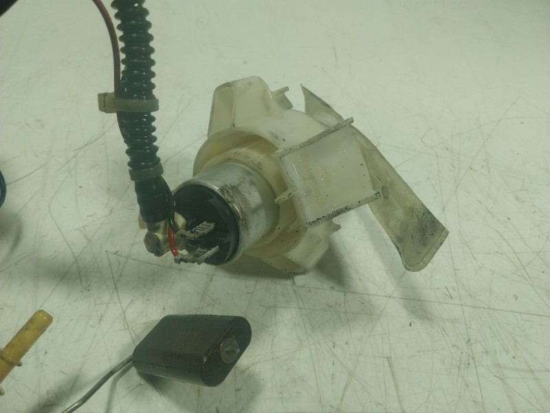 Recambio de aforador para bmw 5 (f10) 520 d referencia OEM IAM  7217065 