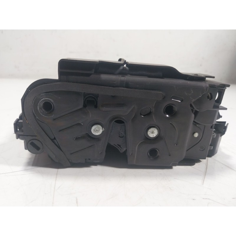 Recambio de cerradura puerta trasera derecha para volkswagen touran (5t1) 1.6 tdi referencia OEM IAM  5TA839016E 