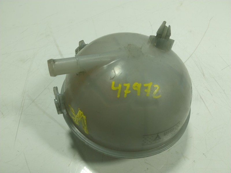 Recambio de deposito expansion para volkswagen touran (5t1) 1.6 tdi referencia OEM IAM  5Q0121407G 