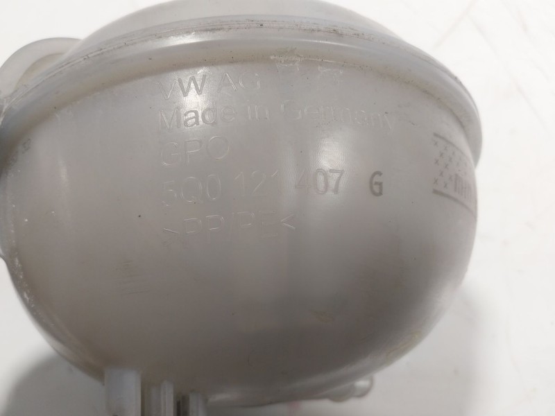 Recambio de deposito expansion para volkswagen touran (5t1) 1.6 tdi referencia OEM IAM  5Q0121407G 