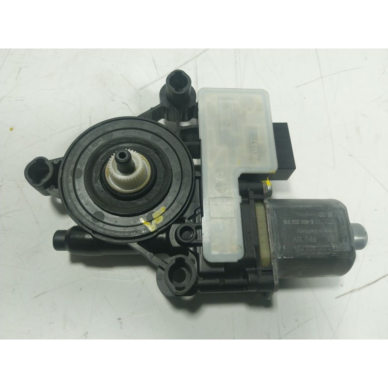 Recambio de motor elevalunas trasero derecho para volkswagen touran (5t1) 1.6 tdi referencia OEM IAM  5Q0959812E 
