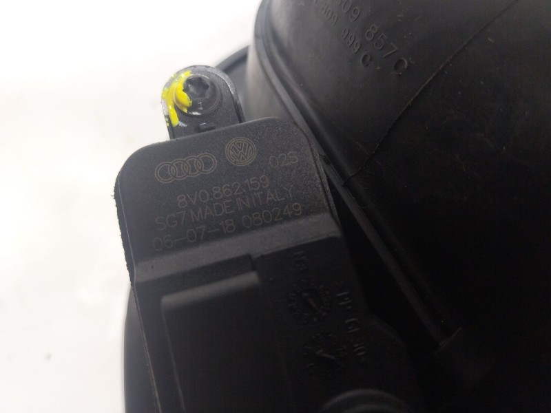 Recambio de tapa combustible para volkswagen touran (5t1) 1.6 tdi referencia OEM IAM  5TA809857C 