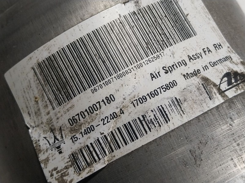 Recambio de amortiguador delantero derecho para maserati levante 3.0 v6 twinturbo cat referencia OEM IAM  06701007180 