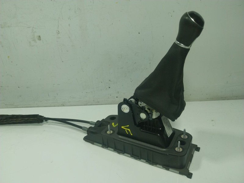 Recambio de palanca cambio para volkswagen touran (5t1) 1.6 tdi referencia OEM IAM  5QA711049B 